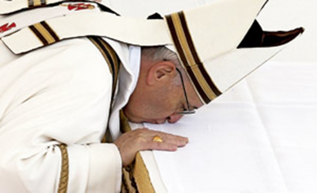 El Beso Al Altar Abadía De Santa Escolástica Monjas Benedictinas